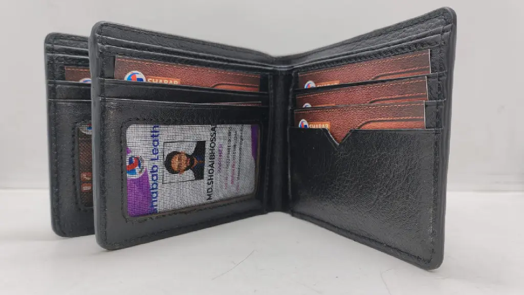 Three-part_opening_design_wallet (3).webp